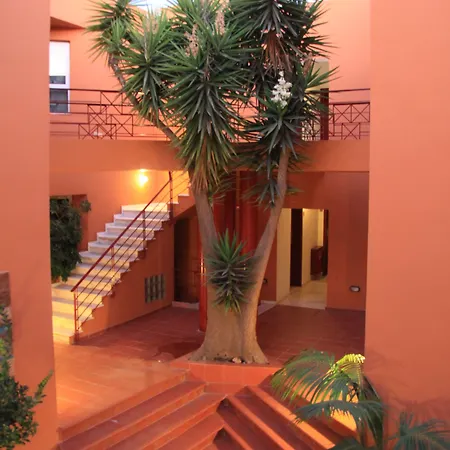 Hotel Elotia 3*